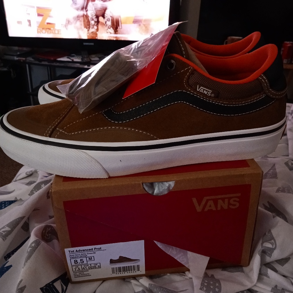 Vans TNT Advance Prototype Anti-Hero